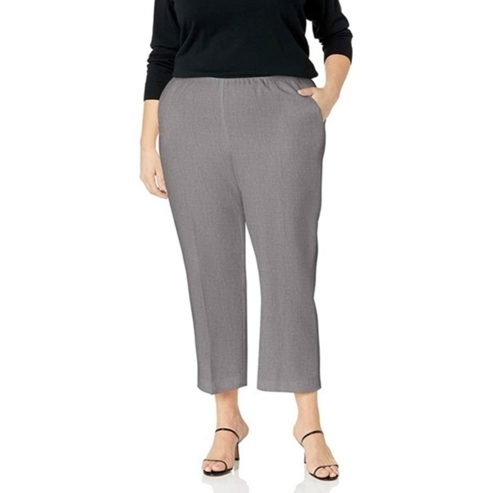 Alfred Dunner Women's Plus-Size Poly Proportioned Short Pant 18W grey